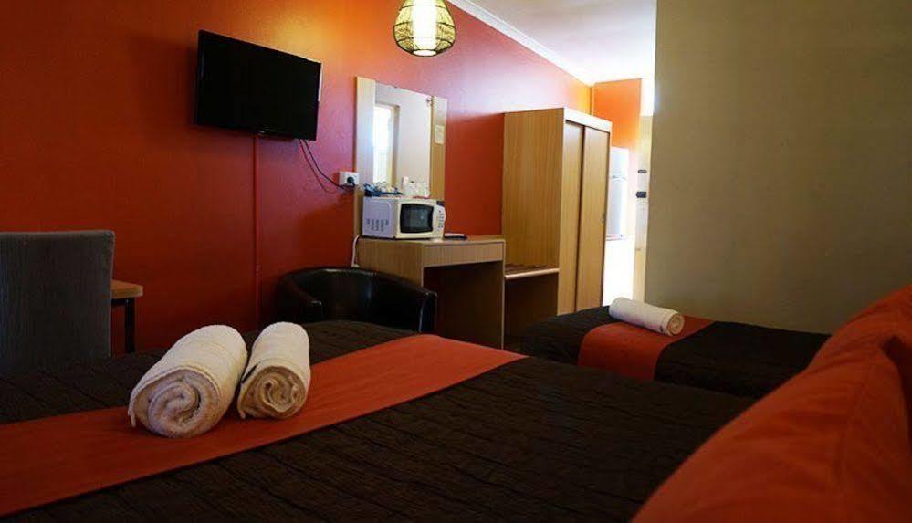Colonial Motel ริชมอนด์ ภายนอก รูปภาพ