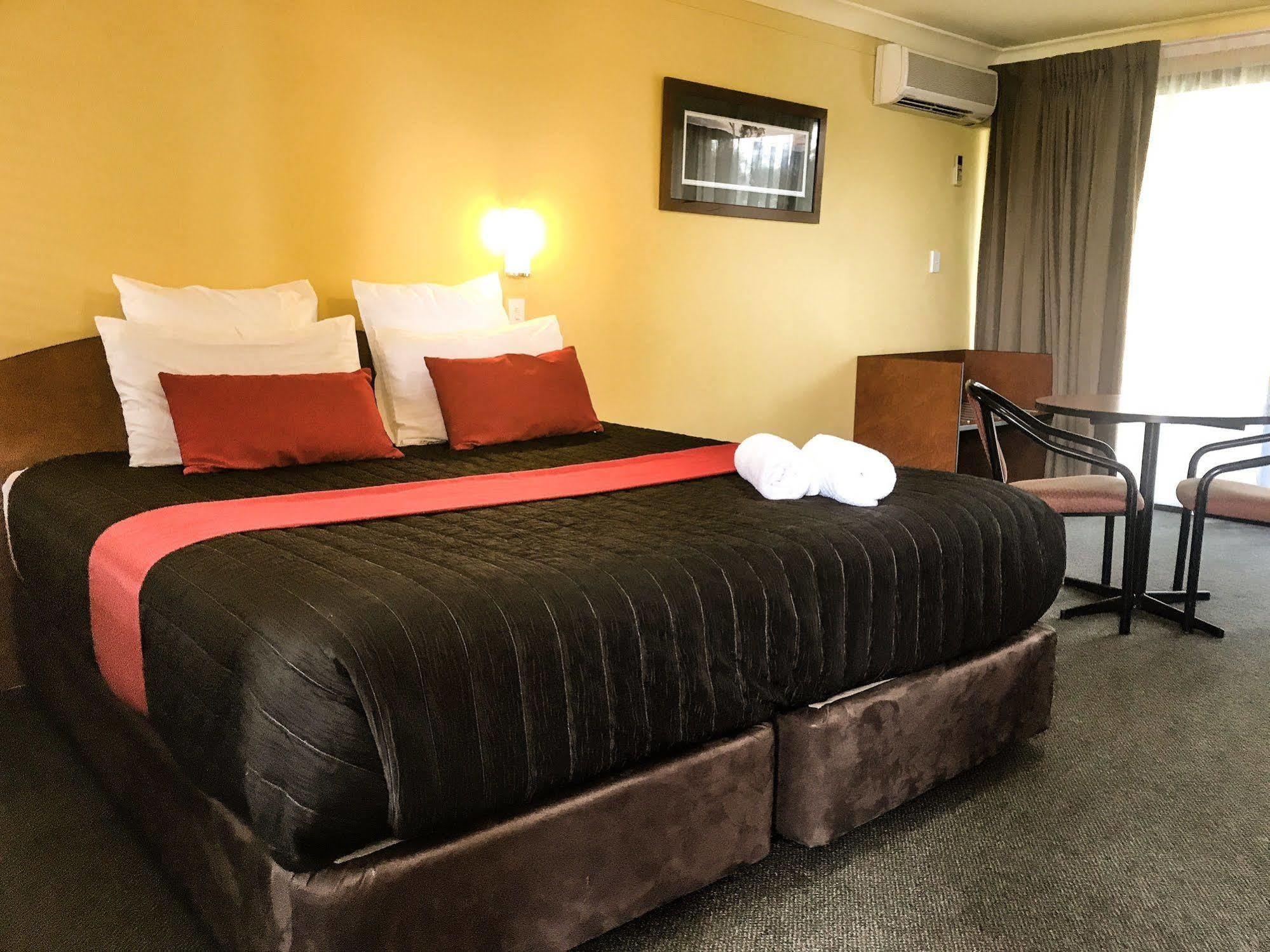 Colonial Motel ริชมอนด์ ภายนอก รูปภาพ
